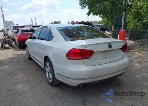 2014 Volkswagen Passat 2.0L Tdi Sel Premium z USA, uszkodzony, nr VIN 1VWCN7A37EC055645